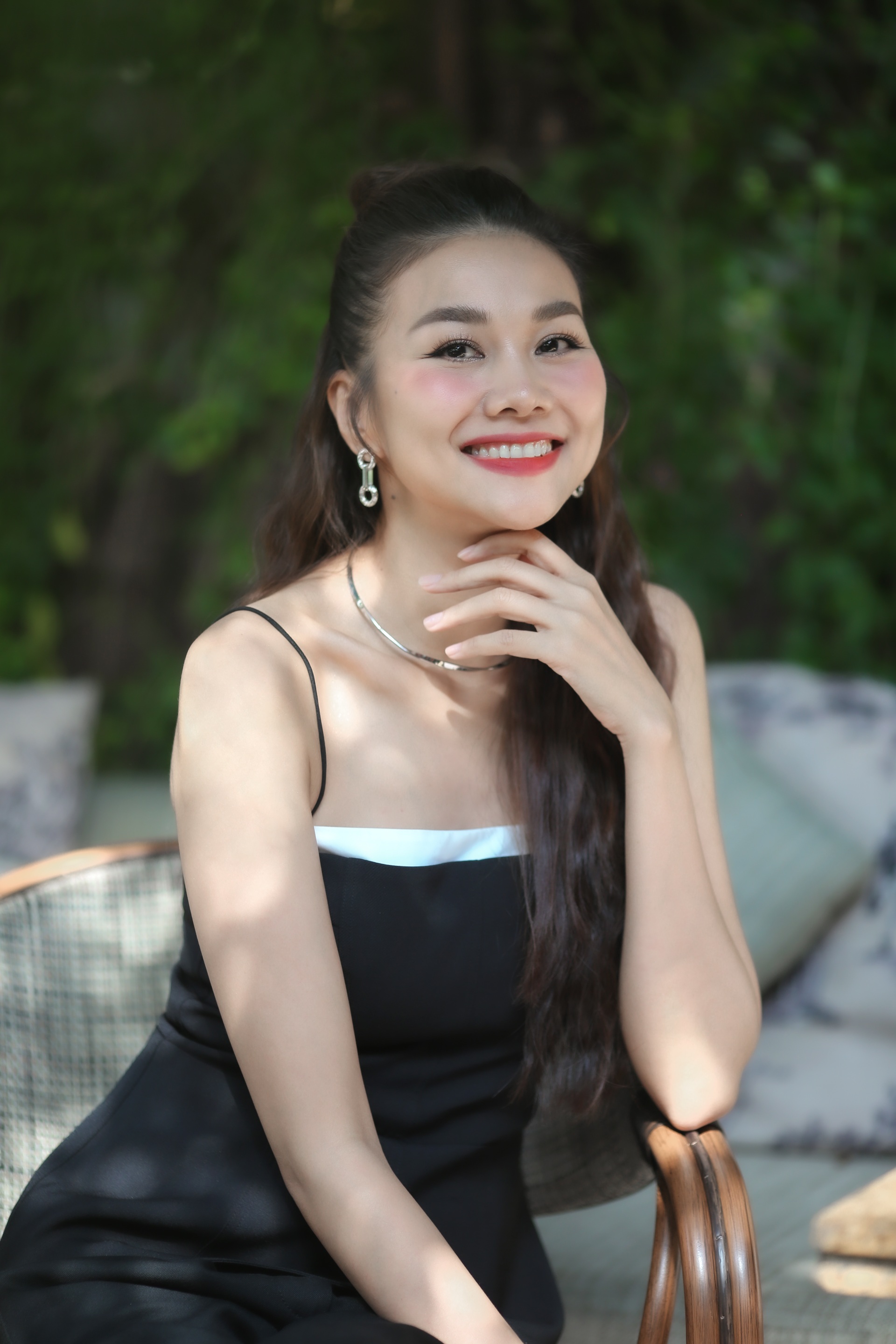 Siêu mẫu Thanh Hằng chia sẻ về mối quan hệ với Hà Anh Tuấn, Hồ Ngọc Hà - 14