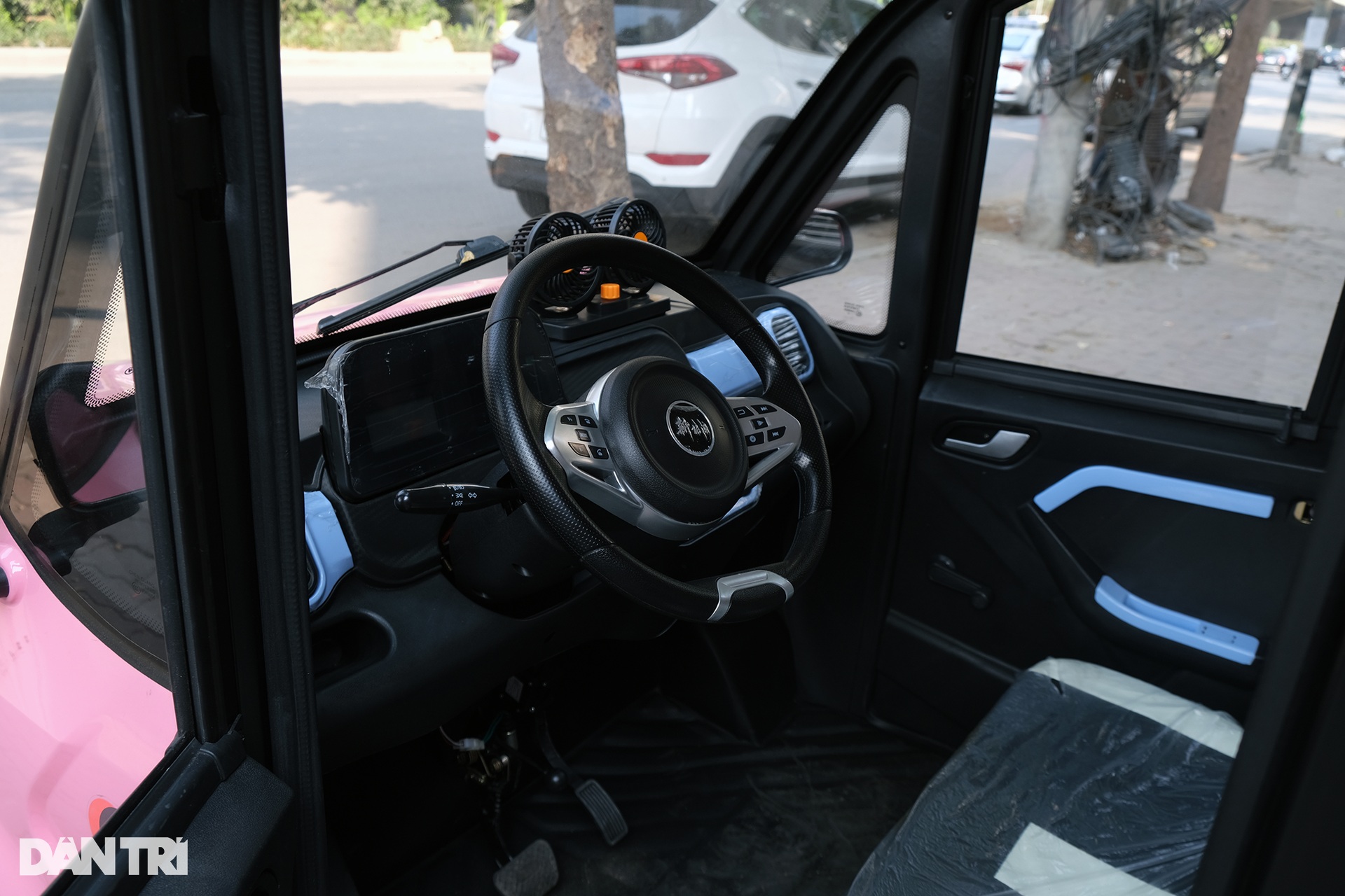 Ô tô điện mini Trung Quốc rao bán tại Việt Nam, giá chưa đến 100 triệu đồng - 4 Ô tô điện mini Trung Quốc rao bán tại Việt Nam, giá chưa đến 100 triệu đồng - 4