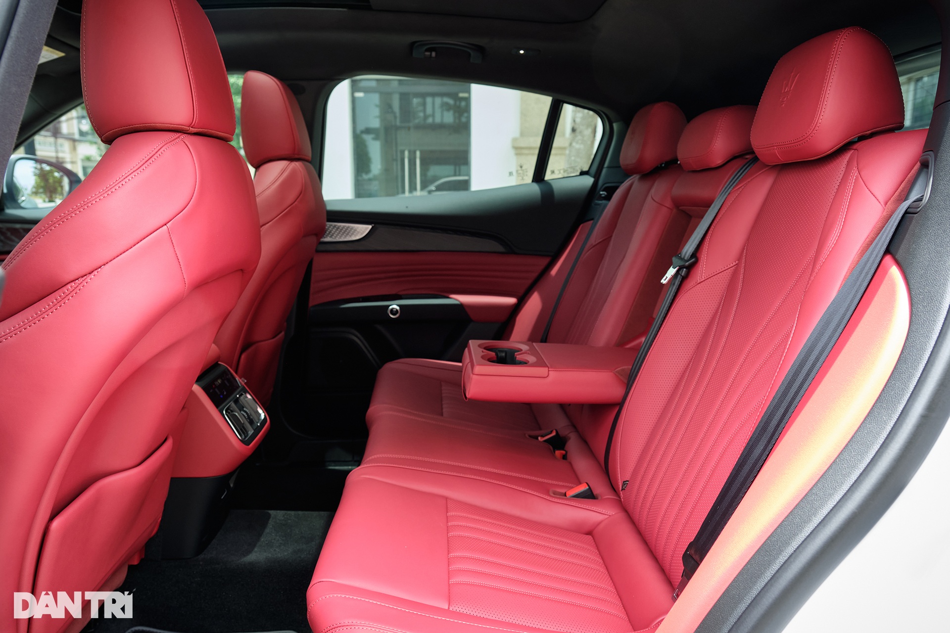 Maserati Grecale giá từ 4,2 tỷ đồng: SUV cho người giàu hướng nội - 33