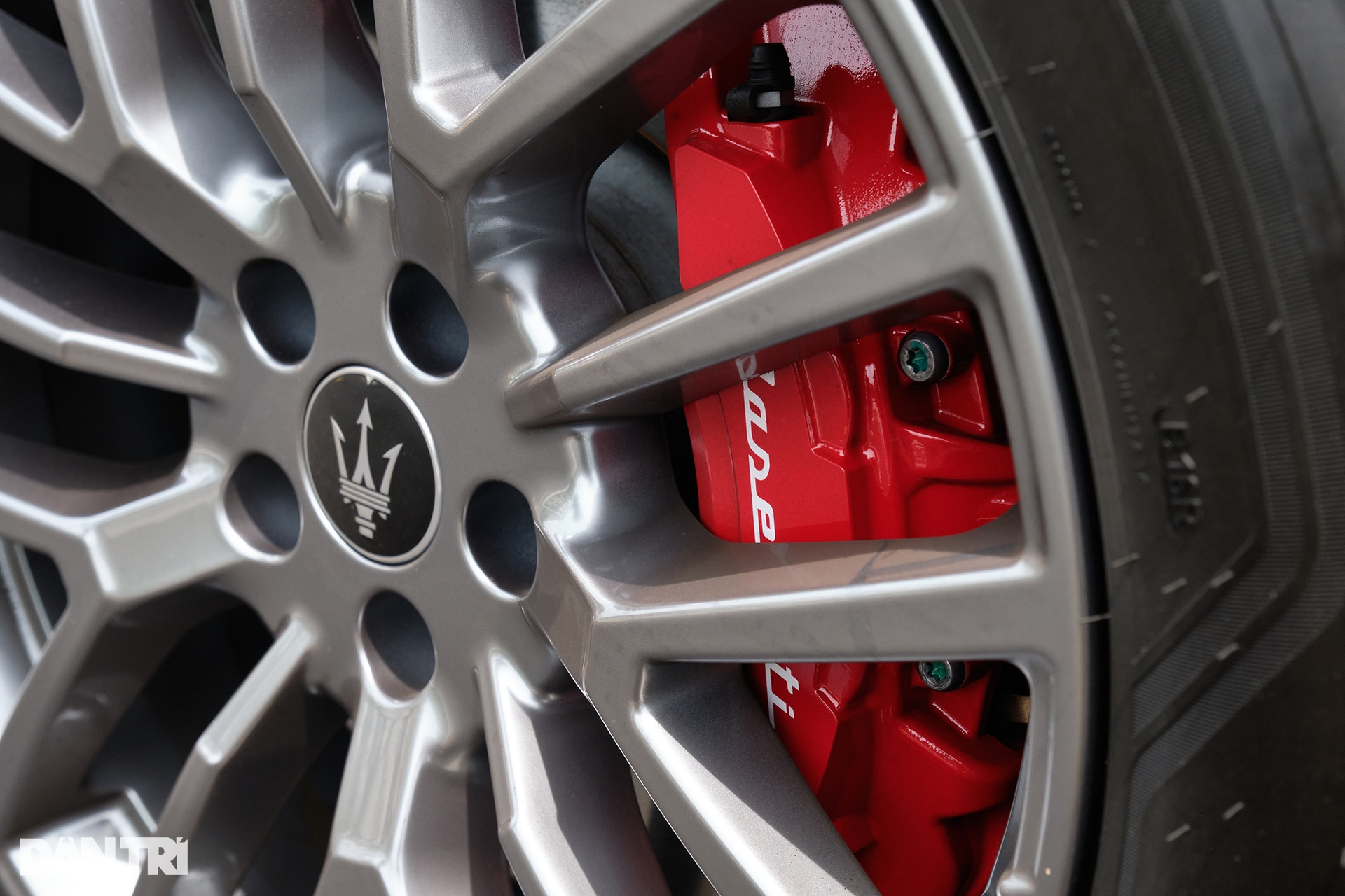 Maserati Grecale giá từ 4,2 tỷ đồng: SUV cho người giàu hướng nội - 10