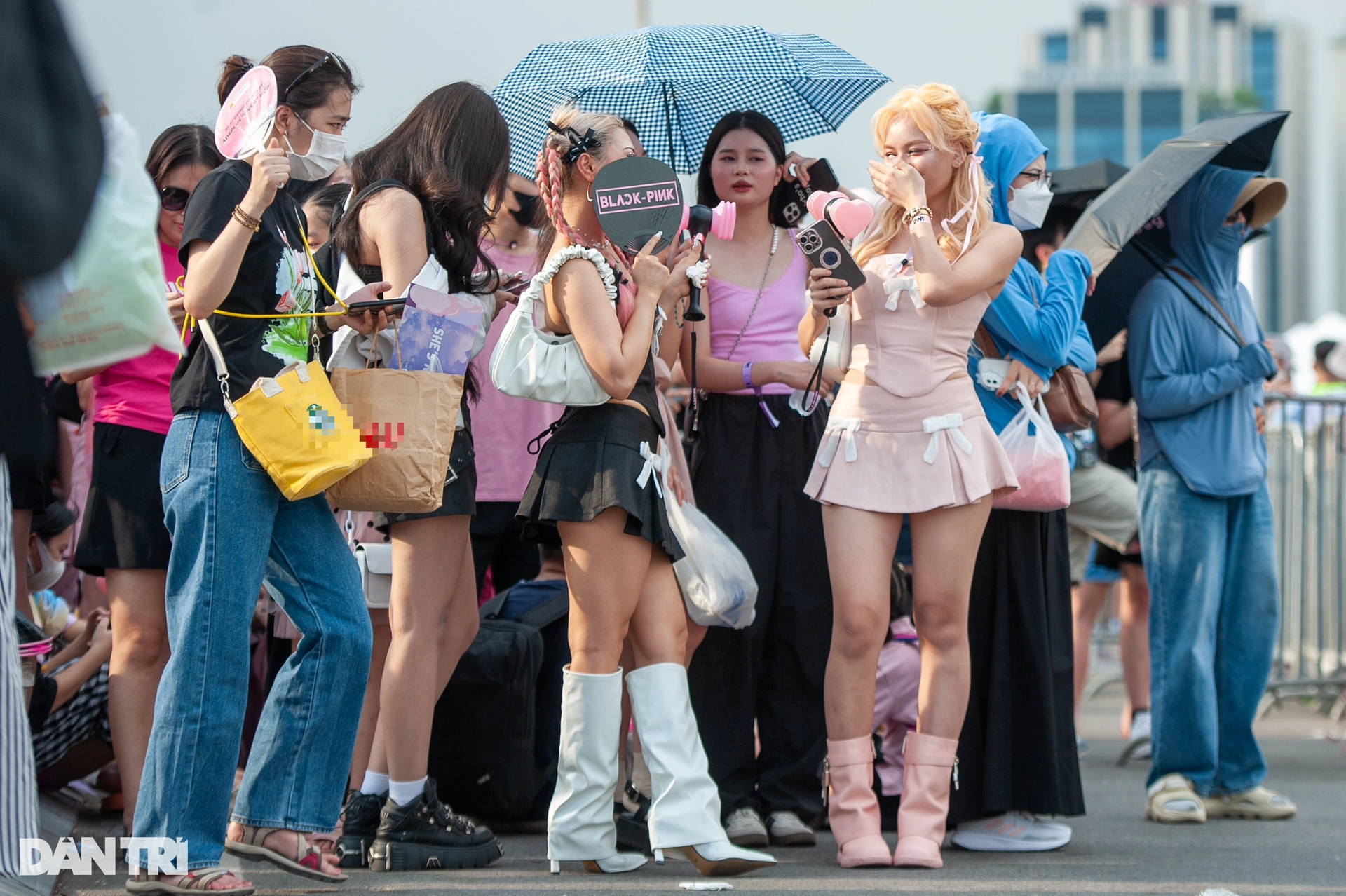 Giới trẻ Việt biến show Blackpink thành sàn diễn thời trang sành điệu - 7 Giới trẻ Việt biến show Blackpink thành sàn diễn thời trang sành điệu - 7