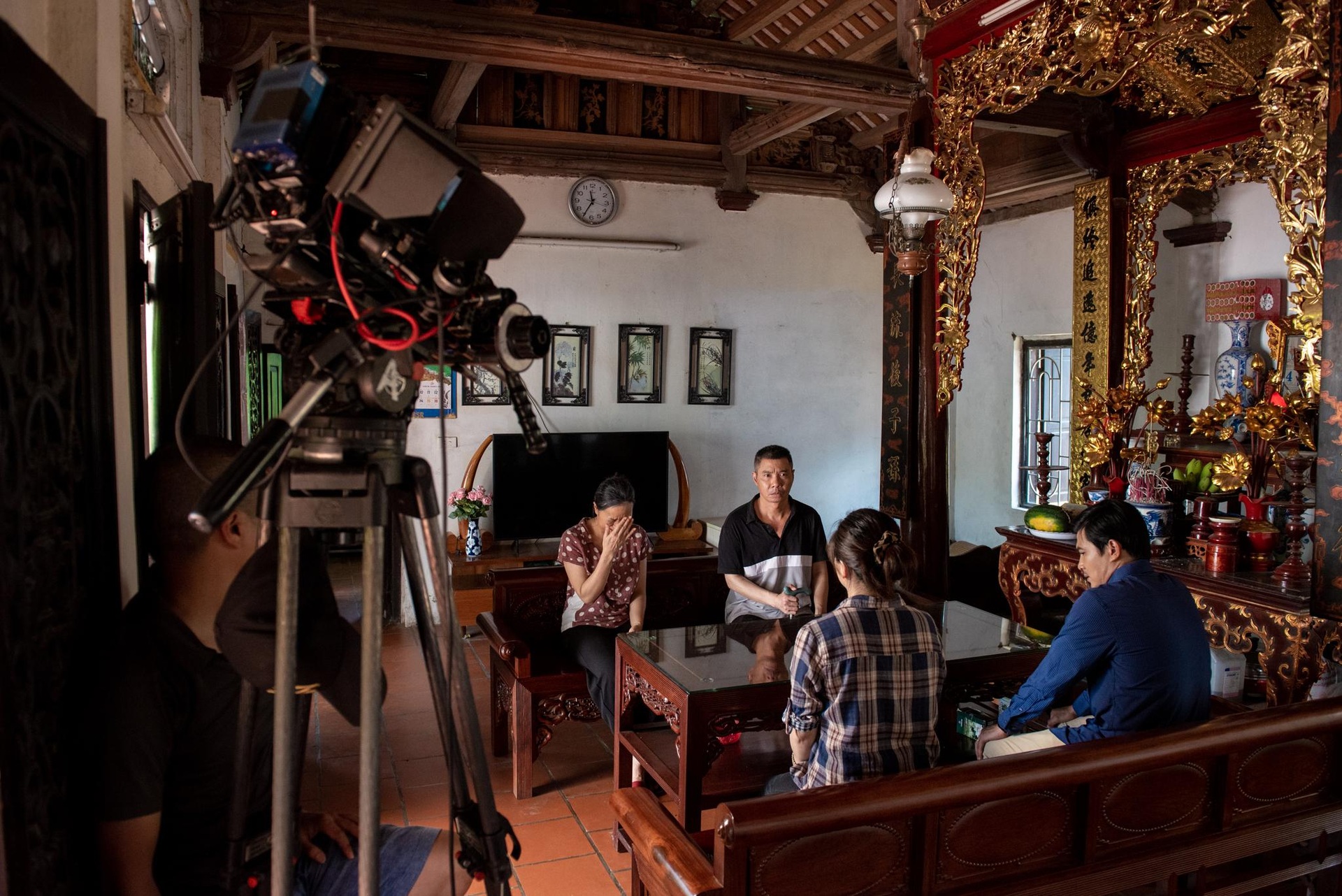 NSND Công Lý ăn cơm hộp, xúc động đọc kịch bản vào vai bố vợ khó tính - 10