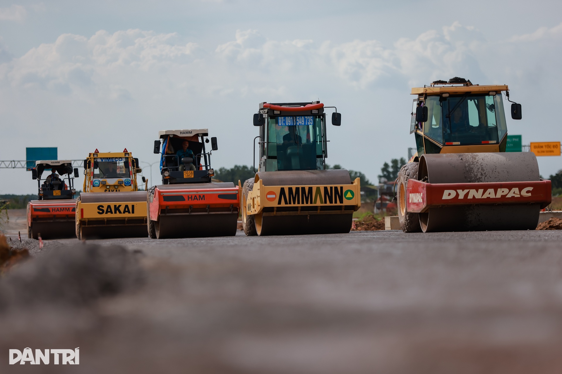 Ngắm cao tốc Bến Lức - Long Thành nhánh Đông dài 7km sắp thông xe - 8 Ngắm cao tốc Bến Lức - Long Thành nhánh Đông dài 7km sắp thông xe - 8