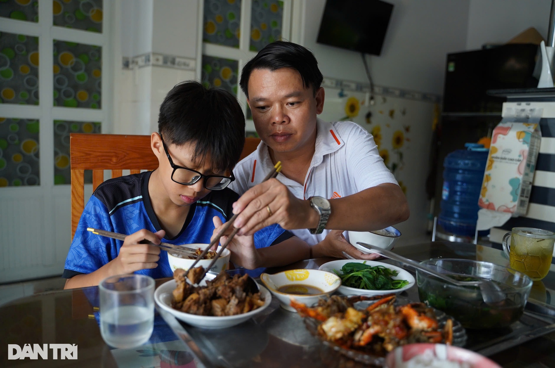 Người thầy 19 năm vượt sóng gieo chữ cho học trò ở xã đảo duy nhất TPHCM - 11 Người thầy 19 năm vượt sóng gieo chữ cho học trò ở xã đảo duy nhất TPHCM - 11