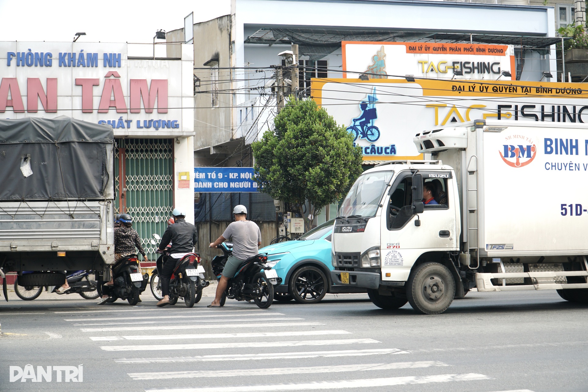 Tài xế mệt mỏi vì cửa ngõ Bình Dương ùn tắc từ sáng tới chiều - 4 Tài xế mệt mỏi vì cửa ngõ Bình Dương ùn tắc từ sáng tới chiều - 4