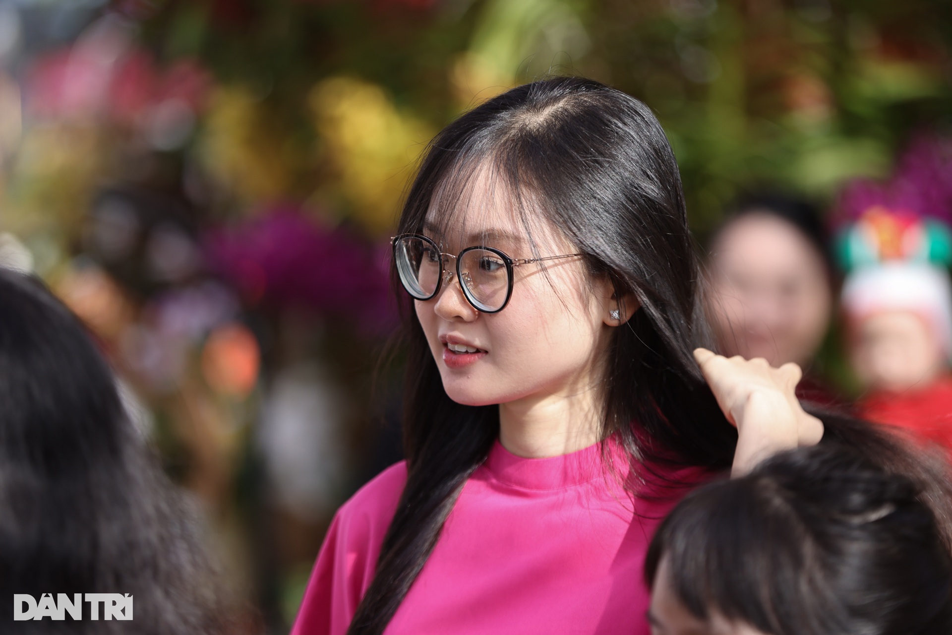 Người dân TPHCM tấp nập đổ về đường hoa Nguyễn Huệ du xuân sáng 29 Tết - 5 Người dân TPHCM tấp nập đổ về đường hoa Nguyễn Huệ du xuân sáng 29 Tết - 5