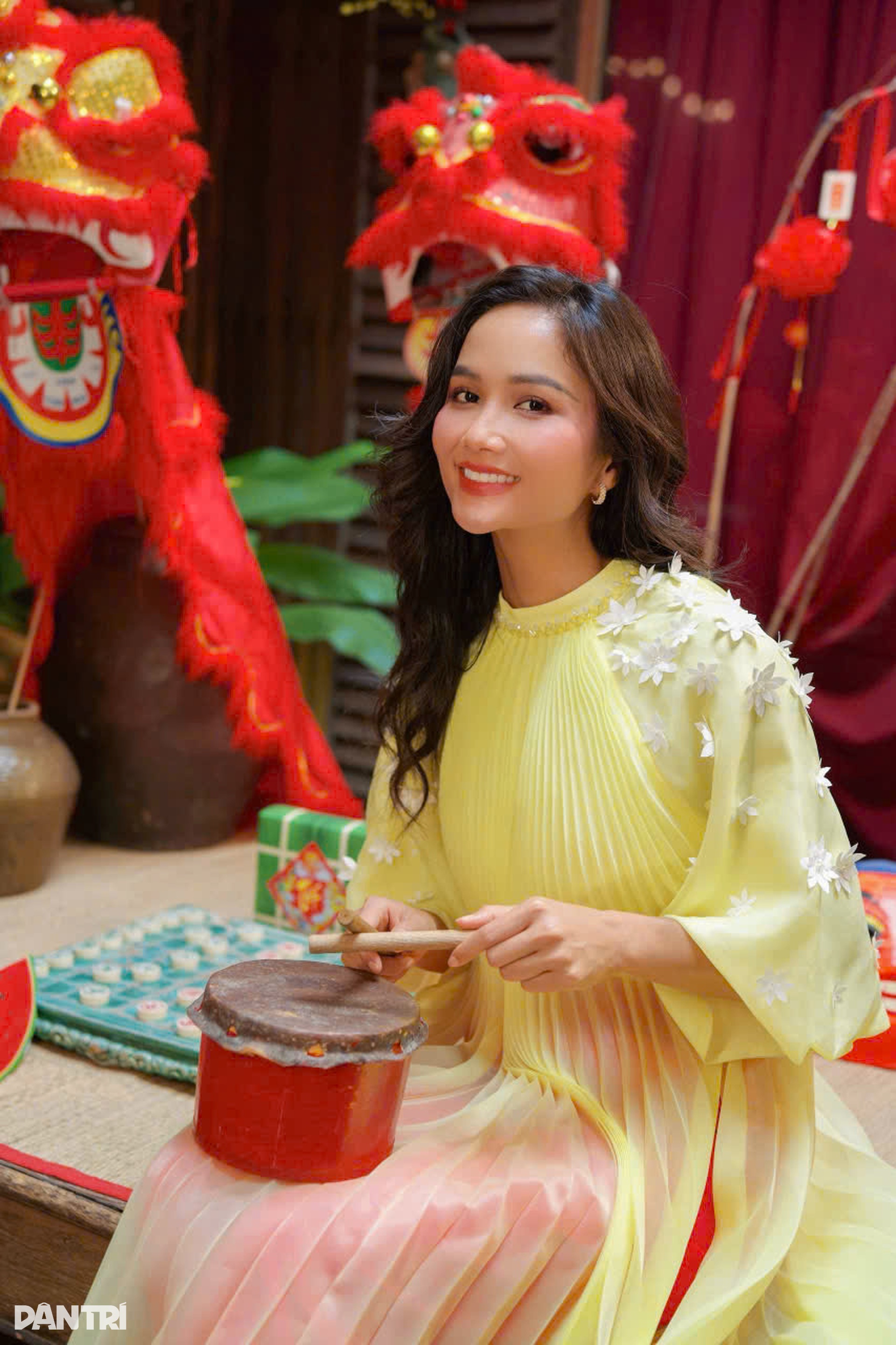 Nghệ sĩ Việt đến cà phê cổ tìm hương vị Tết xưa - 9