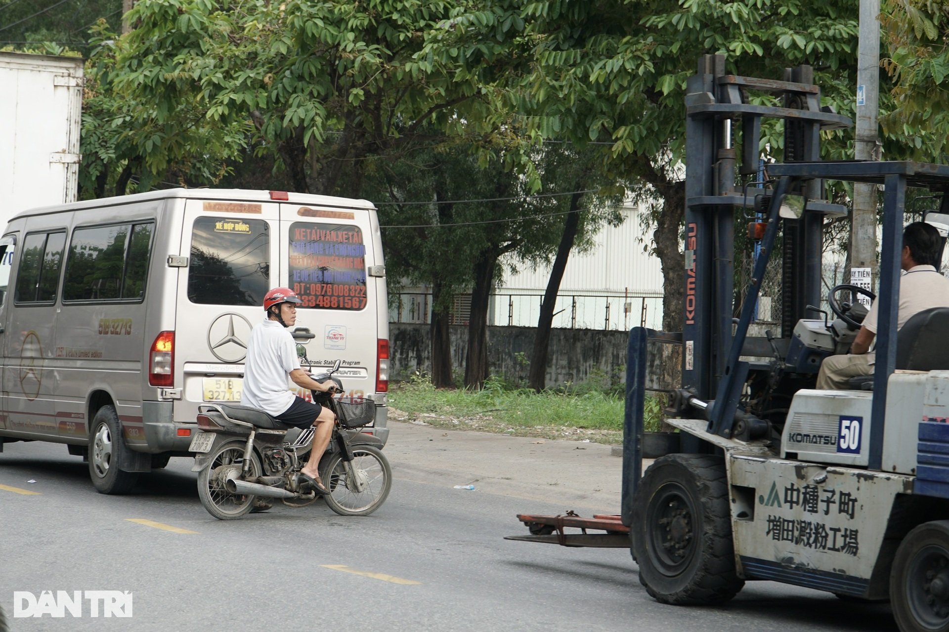 Một phường ở Bình Dương cầu cứu vì tuyến đường liên tục xảy ra tai nạn - 6 Một phường ở Bình Dương cầu cứu vì tuyến đường liên tục xảy ra tai nạn - 6