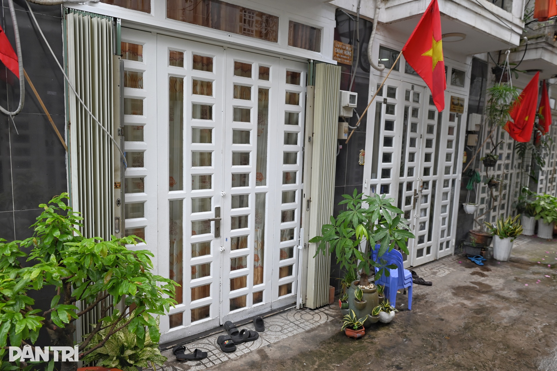 Hiện trạng dãy nhà 43 căn xây sai phép có nguy cơ bị tháo dỡ ở TPHCM - 6 Hiện trạng dãy nhà 43 căn xây sai phép có nguy cơ bị tháo dỡ ở TPHCM - 6