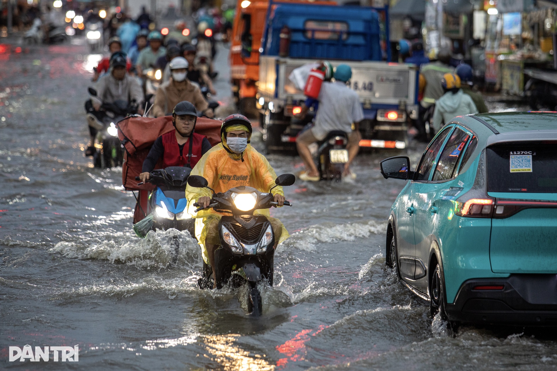 HCM City speeds up USD 381.6 million flood-control project - 15