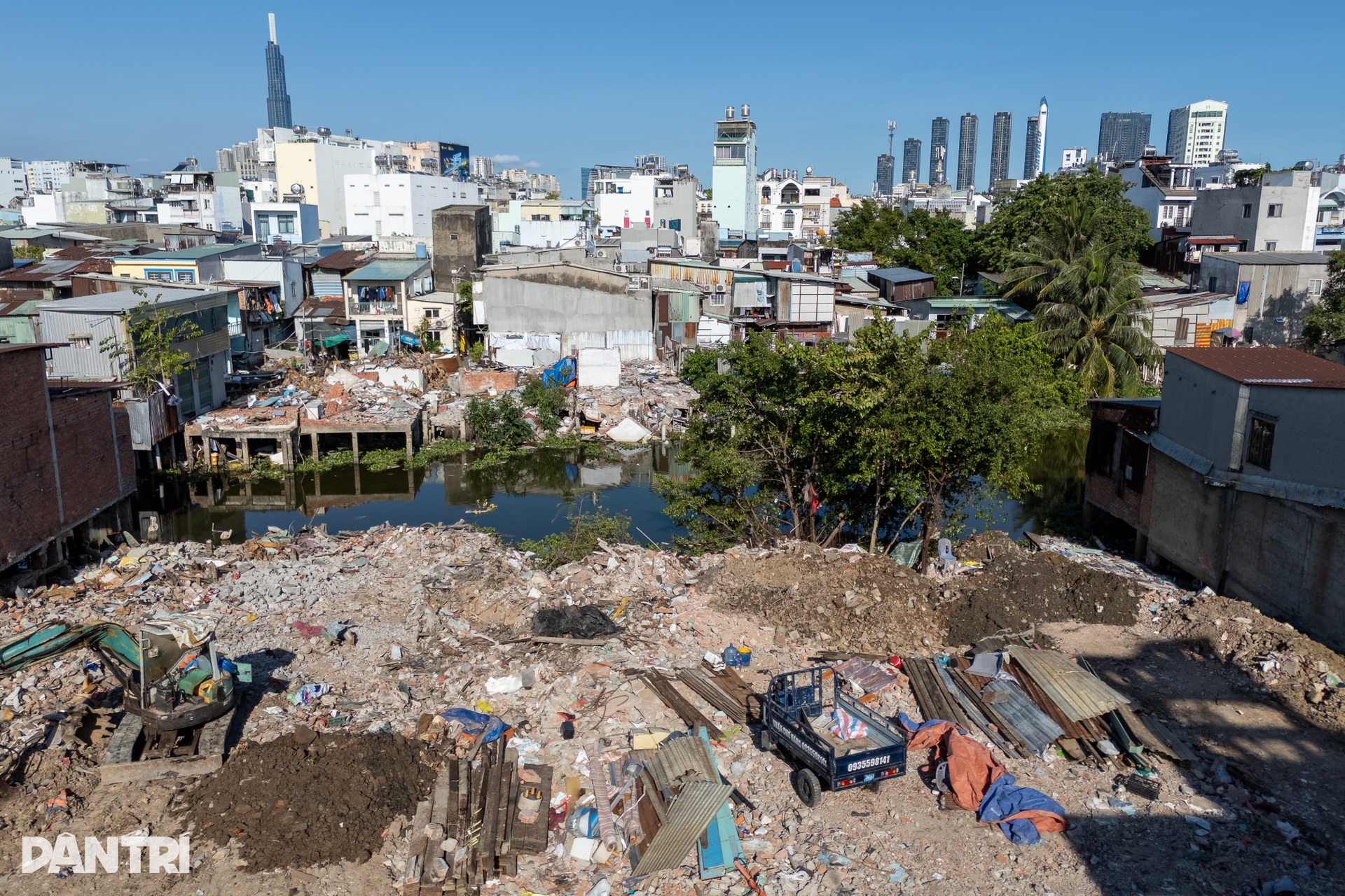 More than 100 homes cleared for canal park in Ho Chi Minh City - 4