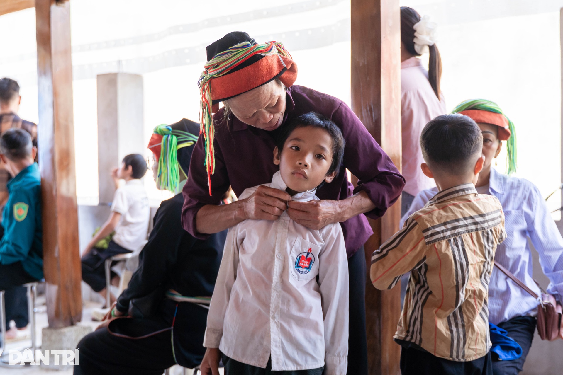 11 poor families in Tuyen Quang receive new homes - 3 11 poor families in Tuyen Quang receive new homes - 3