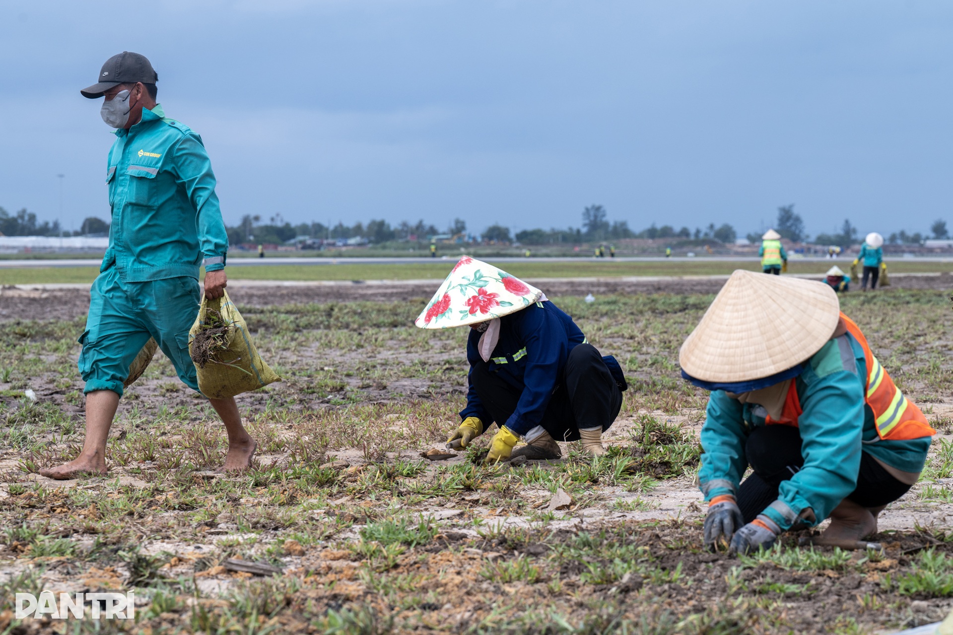 First flights use new runway at Phu Quoc airport - 10 First flights use new runway at Phu Quoc airport - 10