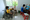 Độc đáo tranh sơn dầu, tranh hoa đất được làm từ những đôi tay khiếm khuyết - 2