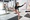 Cô gái 25 tuổi uốn mình trên không trung mỗi ngày với yoga bay - 16
