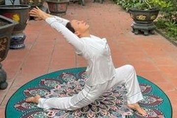 Người phụ nữ U60 cải thiện sức khỏe nhờ yoga, truyền cảm hứng tích cực đến cộng đồng