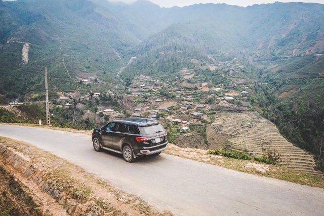 Điều chỉnh giá, Ford Everest 2017 quyết làm nên chuyện - 1 Điều chỉnh giá, Ford Everest 2017 quyết làm nên chuyện - 1