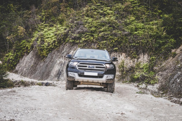 Điều chỉnh giá, Ford Everest 2017 quyết làm nên chuyện - 4 Điều chỉnh giá, Ford Everest 2017 quyết làm nên chuyện - 4