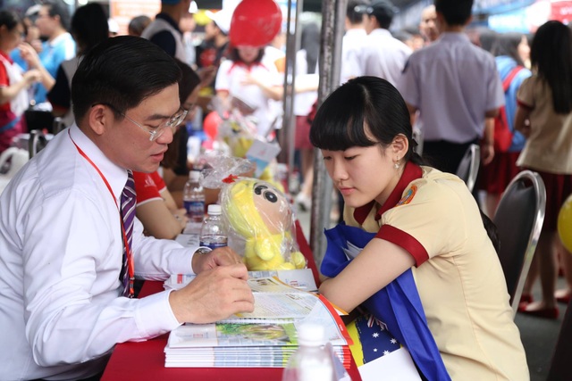 Xét tuyển bằng học bạ, trúng tuyển sớm vào đại học song ngữ - 1 Đầu tháng 5 nhiều trường đã bắt đầu nhận hồ sơ xét học bạ