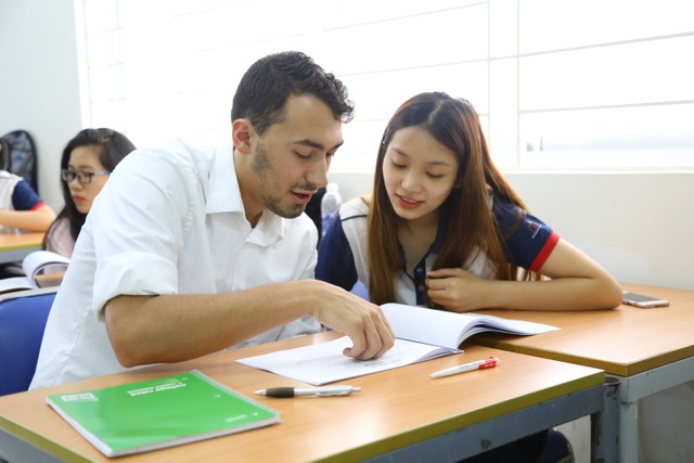 Xét tuyển bằng học bạ, trúng tuyển sớm vào đại học song ngữ - 3 Tại UEF, tiếng Anh đặc biệt được chú trọng