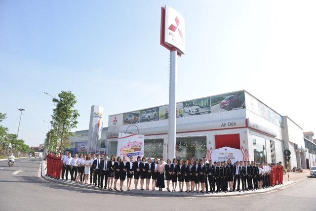 Các thương hiệu ô tô “lấy đà” cho một năm 2018 bùng nổ ở thị trường Việt Nam - 2
Đội ngũ nhân viên, kỹ thuật viên được đào tạo chuyên nghiệp tại hệ thống đại lý của Mitsubishi An Dân