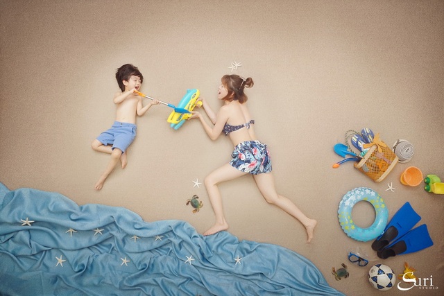 Ngộ nghĩnh bộ ảnh gia đình với "kì nghỉ hè trên cạn" thu hút cư dân mạng - 12 “ Mình phải phản công lại thôi!”