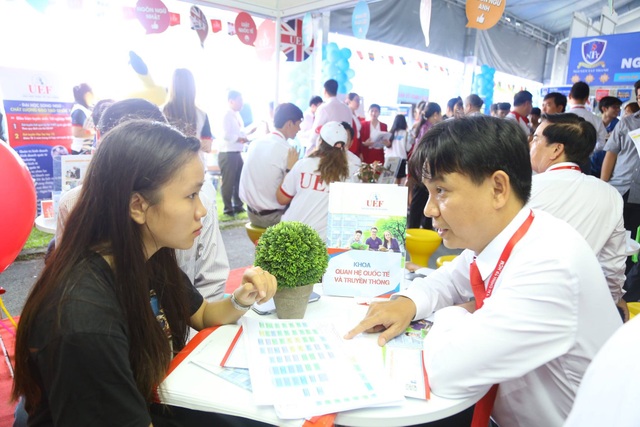 UEF xét học bạ đến ngày 10/8 - 1 Thí sinh có thể xét tuyển học bạ THPT để tăng cơ hội vào đại học