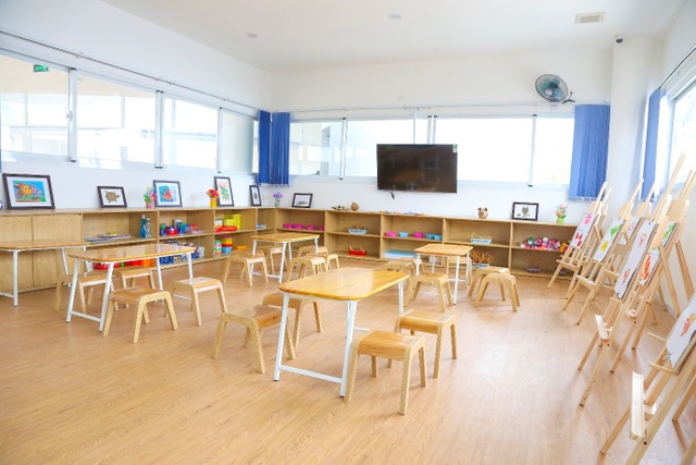 Khánh thành trường Mầm non Quốc tế Abi Bến Tre - 2 Phòng học dành cho các bé mầm non Abi Bến Tre được trang bị đầy đủ các công cụ bổ trợ kết hợp không gian thoáng đãng giúp bé tự do sáng tạo.