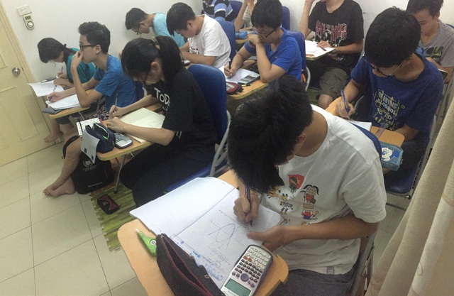Thầy giáo Toán được phụ huynh và học sinh yêu mến - 2 Thầy giáo Toán được phụ huynh và học sinh yêu mến - 2