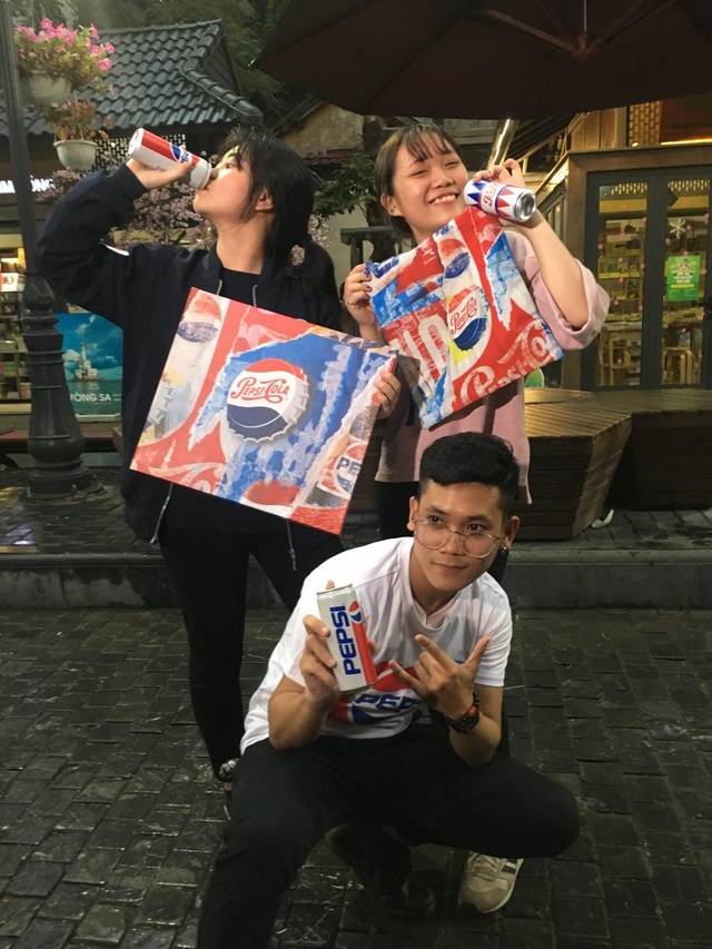 “Lật tung” cả Hà Nội vì hộp quà chất Pepsi - 5 Bộ ba Isaac, Tóc Tiên, Đông Nhi phiên bản nhí?