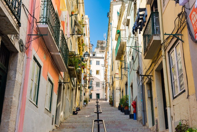 Du lịch Bồ Đào Nha dành nhiều ưu đãi cho khách Việt Nam trong năm 2019 - 3 Một góc yên bình của Lisbon