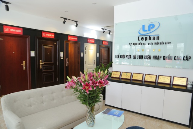 Giải pháp nào cho nguy cơ hỏa hoạn tại các chung cư? - 1 Cửa chống cháy Buyang tại showroom B18-12b, KĐT Vinhomes Gardenia, Hà Nội