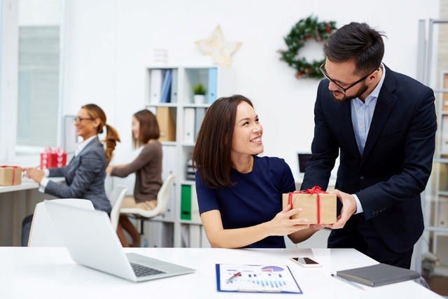 Những gợi ý chọn quà cho đối tác, khách hàng vào dịp cuối năm, lễ tết sắp đến - 1 Quà tặng công nghệ phong cách mới cho mùa quà tặng năm nay