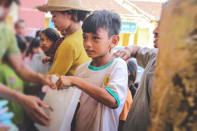 Không phải quà đắt tiền, đây mới là điều đáng giá nhất với trẻ em mùa Giáng Sinh - Ảnh 3. Không phải quà đắt tiền, đây mới là điều đáng giá nhất với trẻ em mùa Giáng Sinh - Ảnh 3.