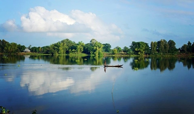 Những điểm đến lý tưởng ngắm miền Tây mùa nước nổi - 2 Cảnh quan Búng Bình Thiên rất thoáng đãng, gió lộng tứ bề. (Ảnh: nguoimientay)