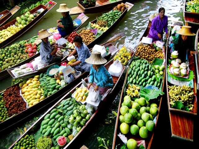 Những điểm đến lý tưởng ngắm miền Tây mùa nước nổi - 5 Nhịp sống tấp nập đặc trưng của chợ nổi. (Ảnh: kenhdulich)