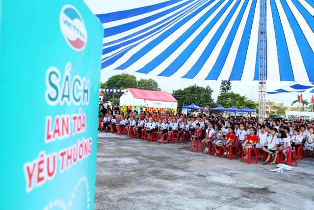 Đón Trung Thu, các bạn nhỏ Quảng Bình có thêm hàng trăm tủ sách, hàng ngàn đầu sách - 1 Đón Trung Thu, các bạn nhỏ Quảng Bình có thêm hàng trăm tủ sách, hàng ngàn đầu sách - 1