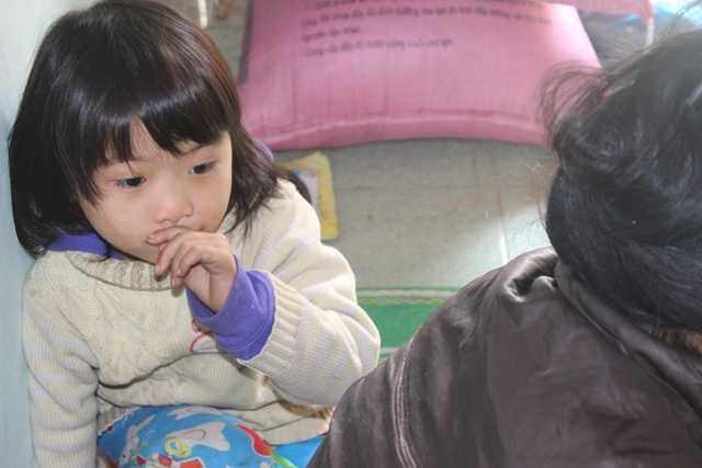 Kỳ lạ người phụ nữ có "đôi chân voi, da lột như da rắn" - 4 Bé Thu Hà – con gái thứ hai của chị Tỉnh chào đời sau 12 ngày kể từ đám tang của bố.