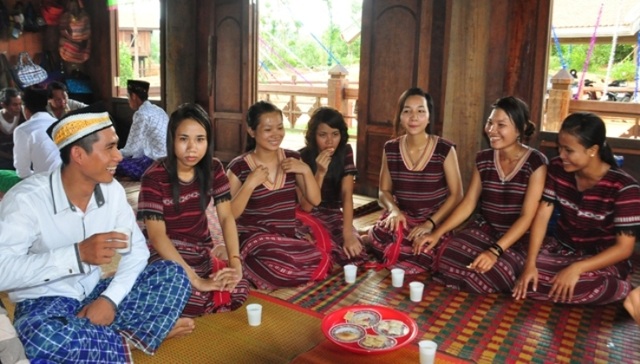 Những phong tục “ngủ” lạ đời của trai gái miền sơn cước - 1 Chàng trai được “ngủ mèo” ở nhà người yêu nhiều nhất 3 lần. (Ảnh minh họa)
