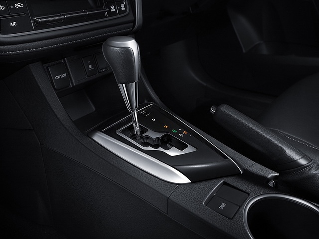 Toyota ra mắt phiên bản nâng cấp mới cho Altis - 10 Toyota ra mắt phiên bản nâng cấp mới cho Altis - 10