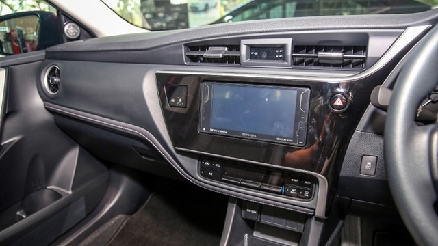 Toyota Altis mới có giá khởi điểm từ 27.300 USD - 11 Toyota Altis mới có giá khởi điểm từ 27.300 USD - 11