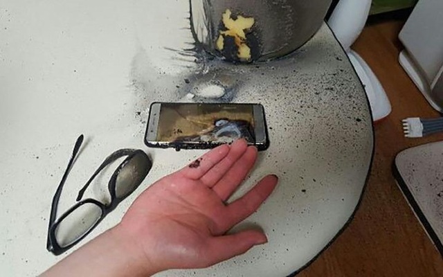 Samsung chính thức "khai tử" Galaxy Note7 - 1
Samsung đã phải ngừng sản xuất Galaxy Note7 vì cháy nổ liên tục trong thời gian qua.