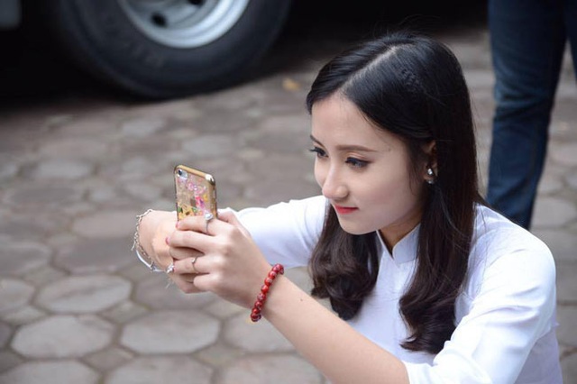 Tiết lộ bất ngờ về fan nữ đẹp lai Tây tại AFF cup 2016 - 16 Tiết lộ bất ngờ về fan nữ đẹp lai Tây tại AFF cup 2016 - 16