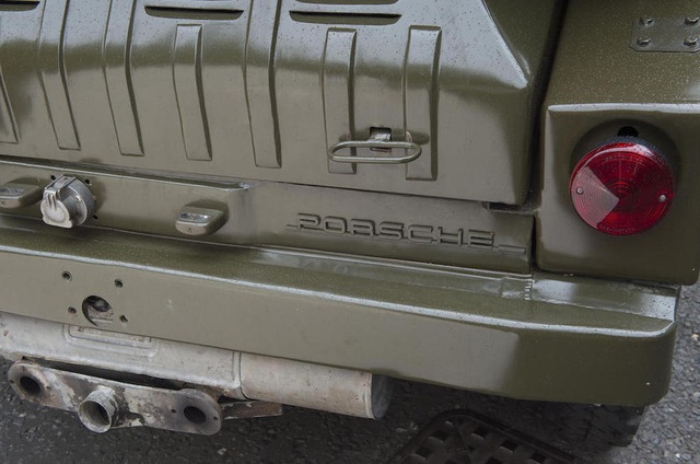 Cận cảnh chiếc xe quân sự hiếm thấy của Porsche - 16 Cận cảnh chiếc xe quân sự hiếm thấy của Porsche - 16