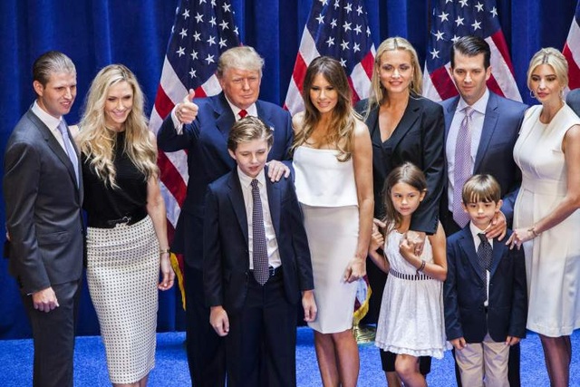 Ông Trump sẽ "từ bỏ" 500 công ty thế nào khi nhậm chức tổng thống? - 1
Đại gia đình nhà ông Trump (Ảnh: Getty)