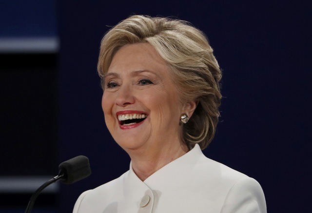 Ứng viên tổng thống Mỹ tranh luận: Clinton chế giễu Trump "nước mắt cá sấu" - 8
Ứng cử viên Dân chủ Hillary Clinton (Ảnh: Reuters)