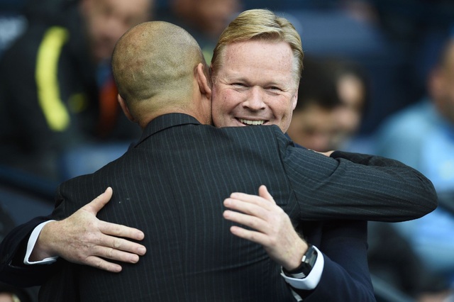 Nhìn lại trận hòa cay đắng của Man City trước Everton - 1
Gurdiola và Koeman chào mừng thân mật trước khi bóng lăn. Hai người từng là đồng đội của nhau ở Barcelona