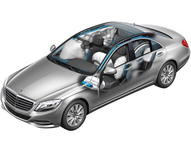 Xe đưa đón hạng sang: Mercedes-Benz tiếp tục được đại gia lựa chọn - 3
S-Class luôn được xem là một trong những dòng xe an toàn nhất thế giới
