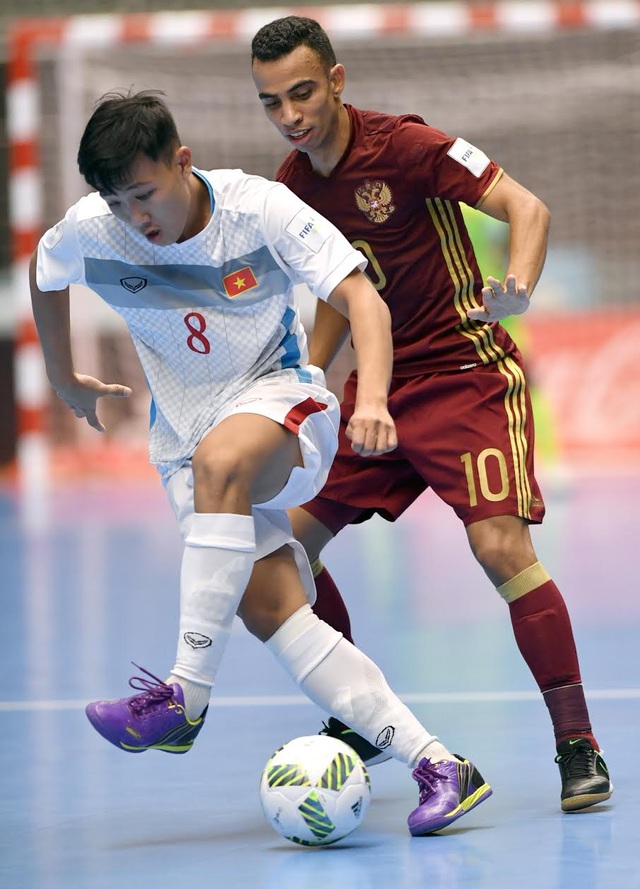 Việt Nam 0-7 Nga: Chênh lệch đẳng cấp - 3
Các cầu thủ futsal Việt Nam đã thi đấu đầy cố gắng