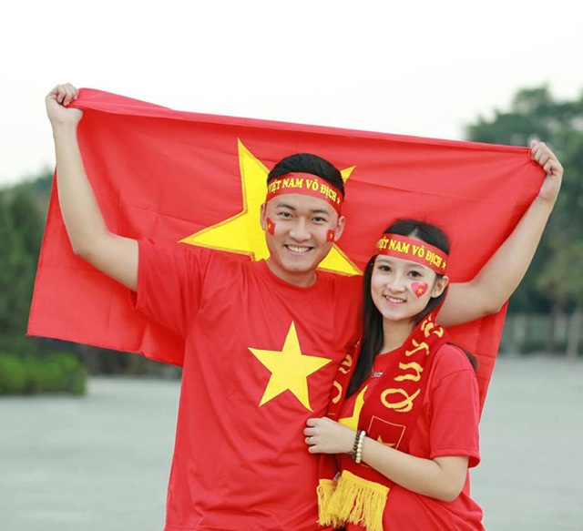 Tiết lộ bất ngờ về fan nữ đẹp lai Tây tại AFF cup 2016 - 3 Tiết lộ bất ngờ về fan nữ đẹp lai Tây tại AFF cup 2016 - 3